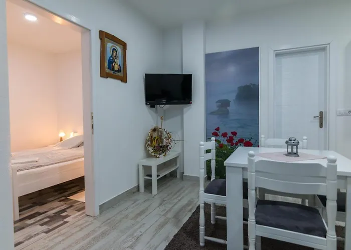 Bb * 巴伊纳巴什塔